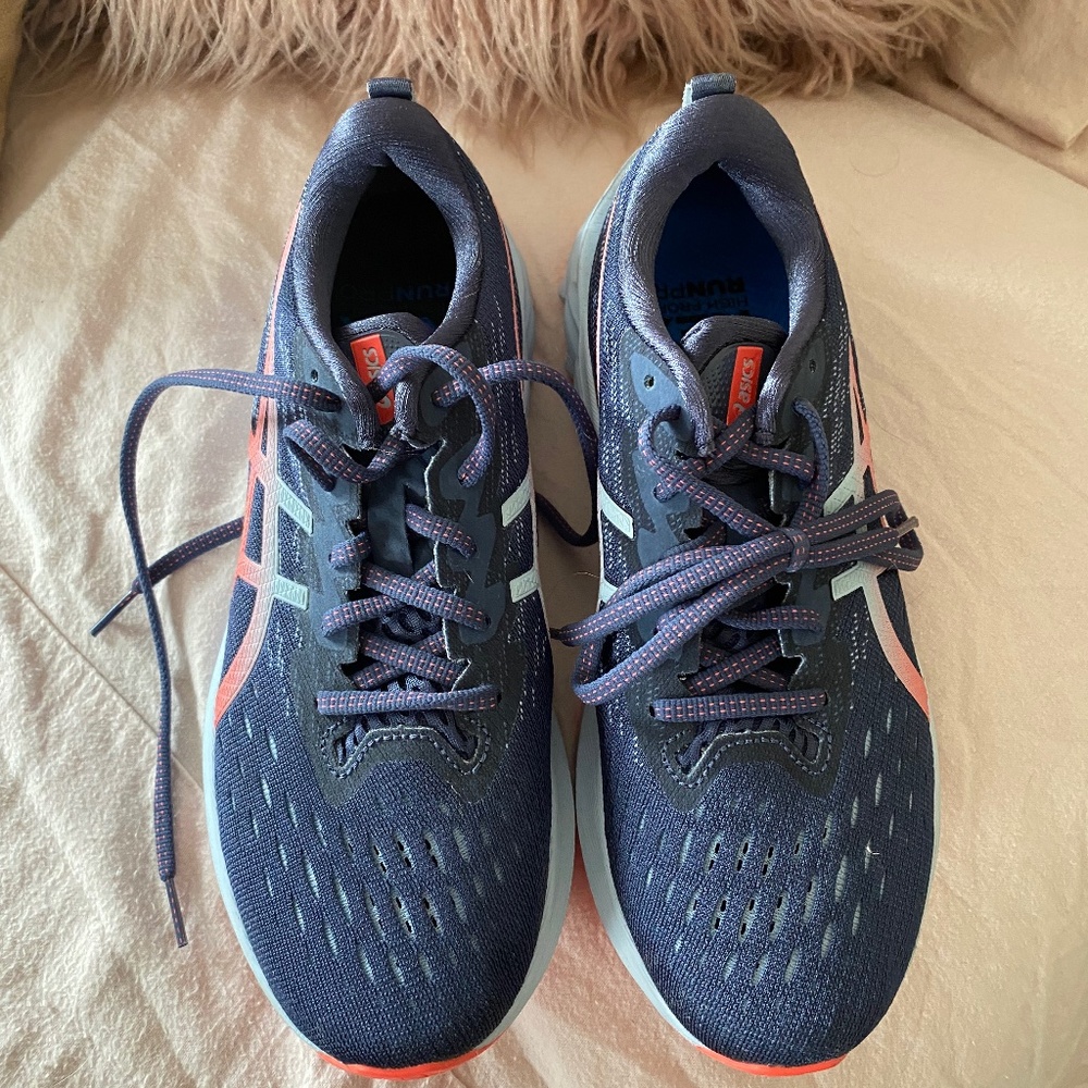 ASICS NOVABLAST 2